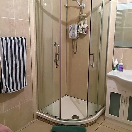 Bridge Bed & Breakfast 3*